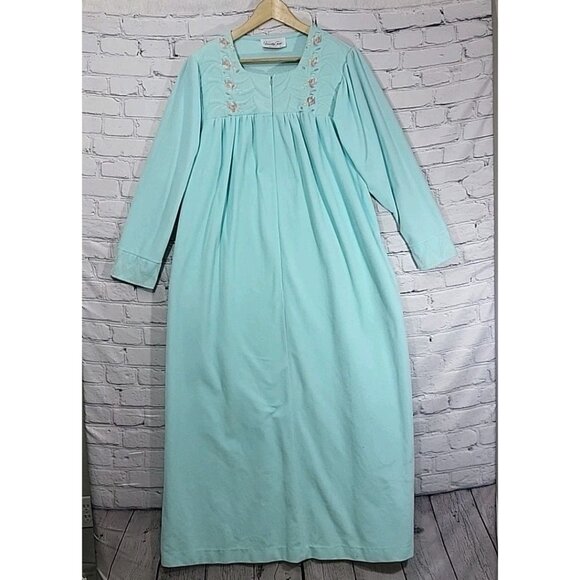 Vanity Fair Other - Vintage Vanity Fair House Coat Night Gown Women’s L Powder Blue 1/4 Zip - Spot